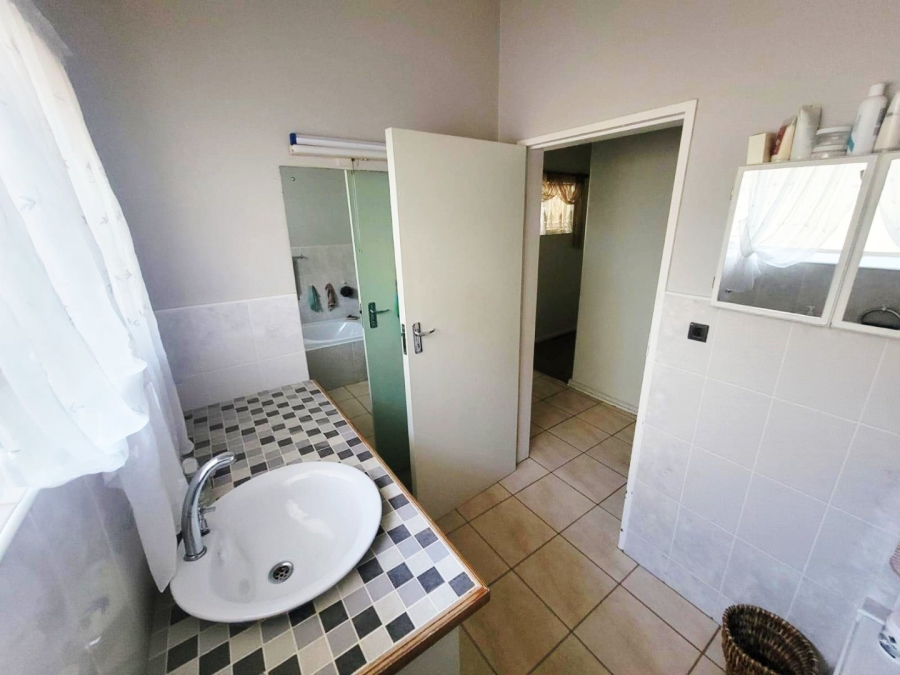 4 Bedroom Property for Sale in Suidrand Free State